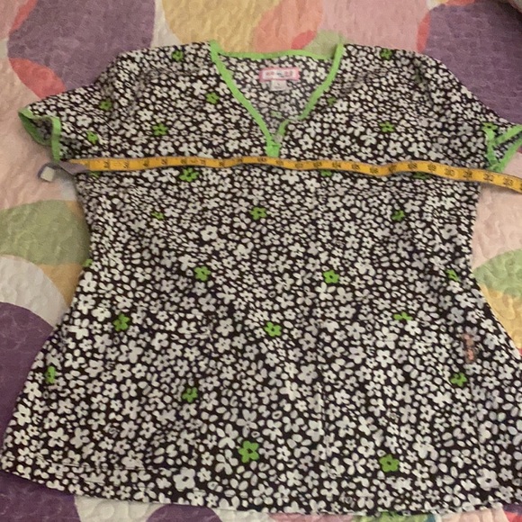 Koi brown floral scrub top - Picture 2 of 4